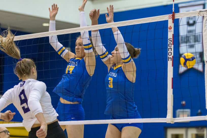 TMU's front line fails to block the ball